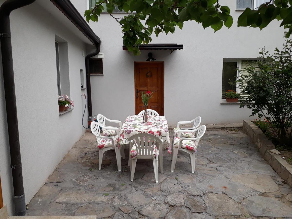 Guest House Sahat Hill Plovdiv Exteriör bild